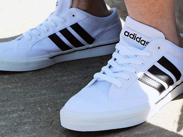 ADIDAS鞋子胶章...